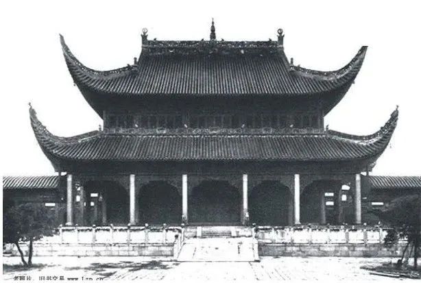 DƬ